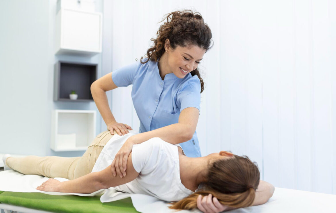 Physiotherapy at Home vs. Clinic Visits: A Comprehensive Comparison for Dubai Residents