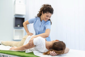 Physiotherapy at Home vs. Clinic Visits: A Comprehensive Comparison for Dubai Residents
